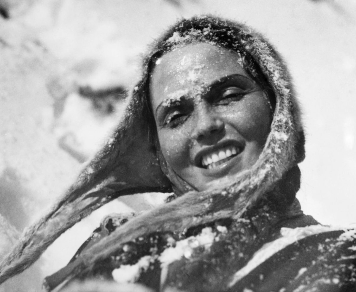 Actress Mirjami Kuosmanen played the witch Pirita in the film The White Reindeer. The colour version of the picture was used as the cover image of Elokuva-Aitta No 5/1951. Photo: Otavamedia / JOKA / ​Finnish Heritage Agency