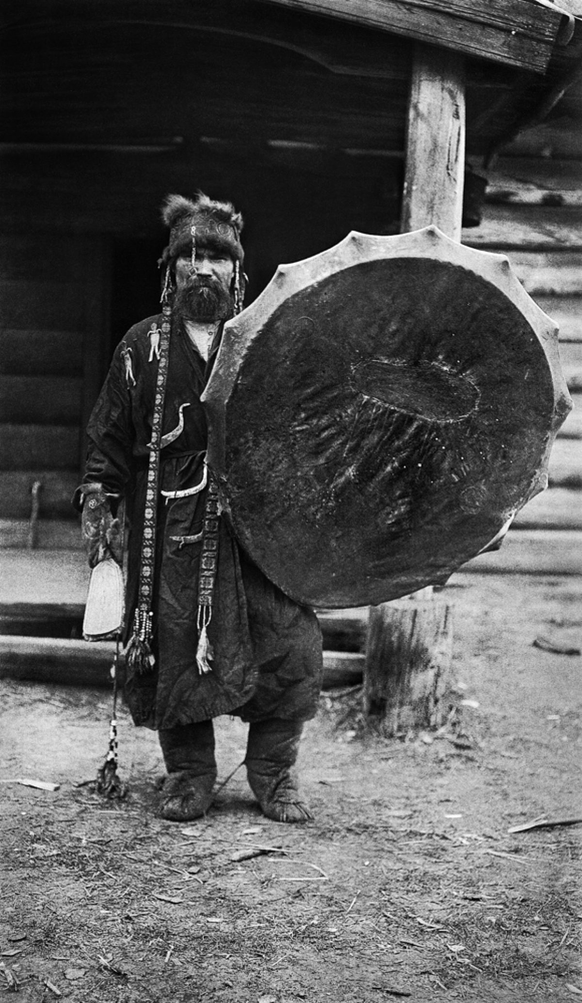 The shaman Kotšijader, Tym River 1912. Photo: Kai Donner / Picture Collections of the Finnish Heritage Agency / editing by Peter Sandberg